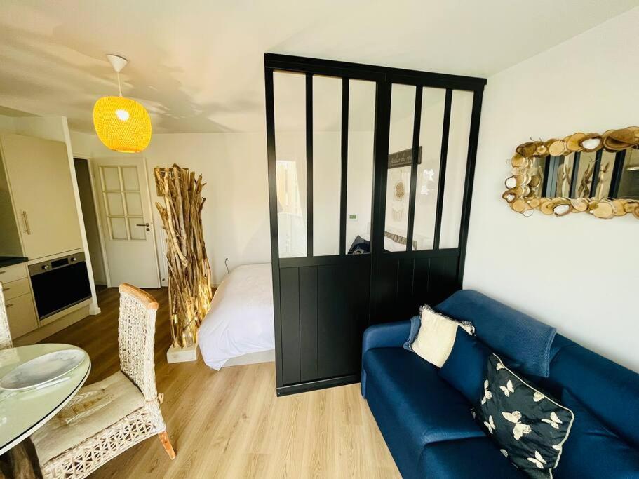 L'atelier Des Reves A 200 M De La Apartment