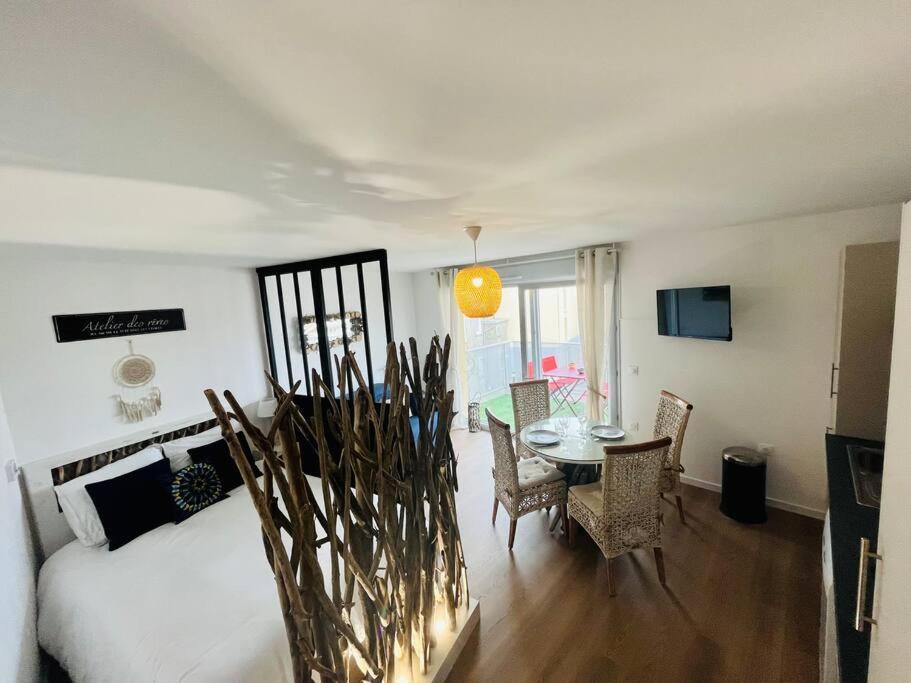 L'atelier Des Reves A 200 M De La Apartment